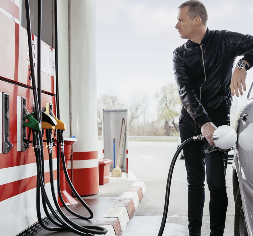 России может перестать хватать бензина из-за внеплановых простоев НПЗ